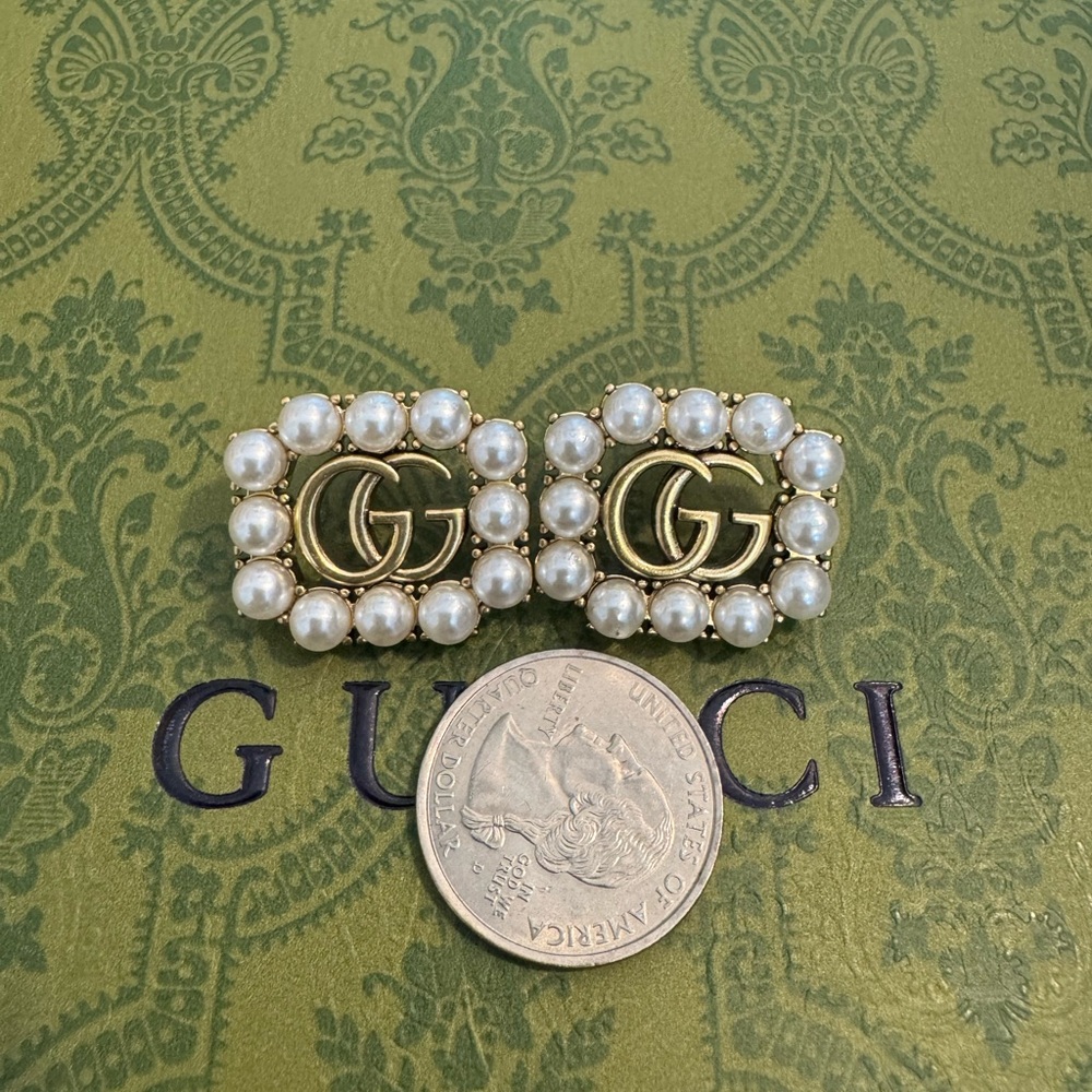 Gucci Gold and Cream Earrings with Luxurious Design - Picture 2 of 4